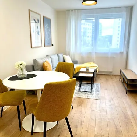 Your 13 With Parking Apartament