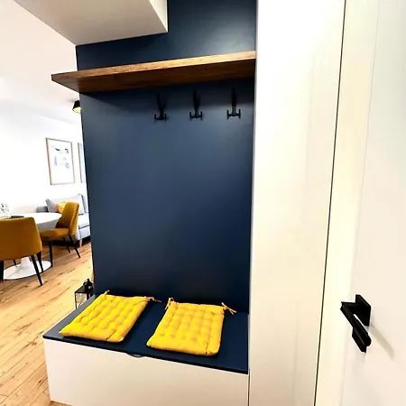 Your 13 With Parking * קושיצה