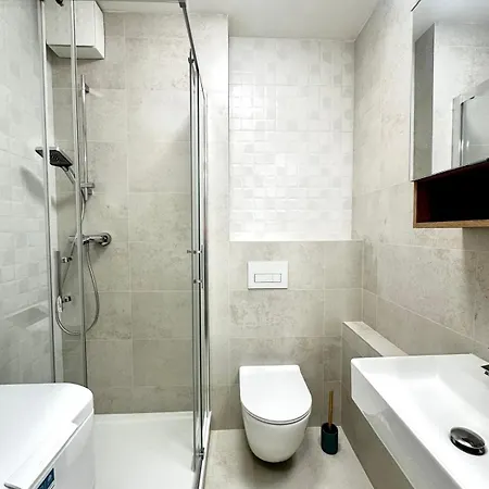 Your 13 With Parking Apartament