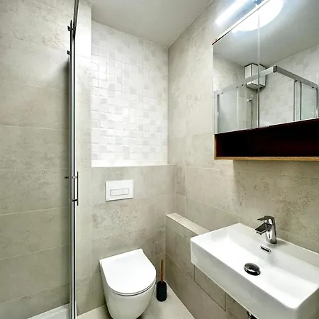 Your 13 With Parking Apartman *