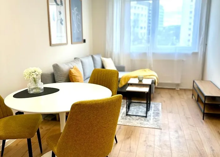 Your 13 With Parking Appartement