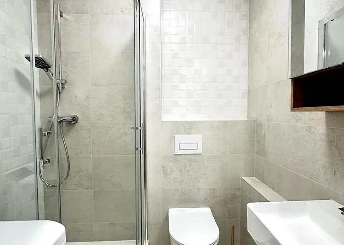 Your 13 With Parking דירה